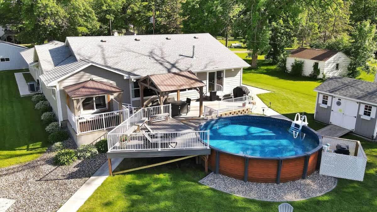 Lake Front Home With Pool And Stunning Views Annandale Exterior photo