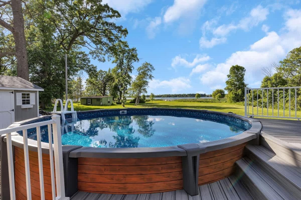 Lake Front Home With Pool And Stunning Views Annandale Exterior photo